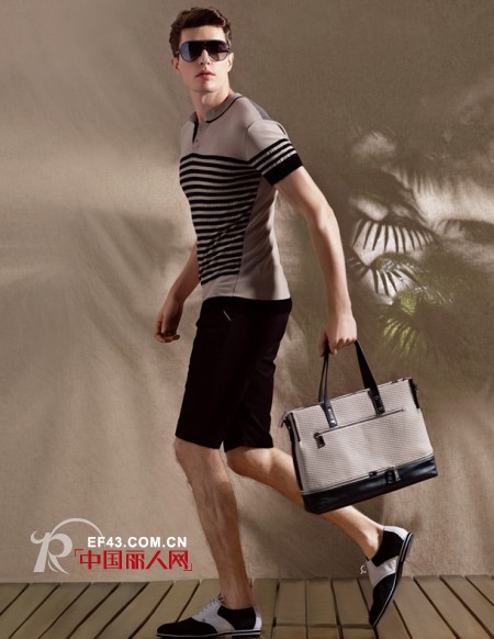 温纯男士T恤搭配 男士有领T恤配什么裤子