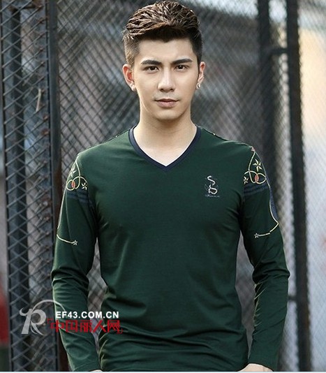 秋天送什么礼物给男友 长袖T恤衫什么款式的百搭