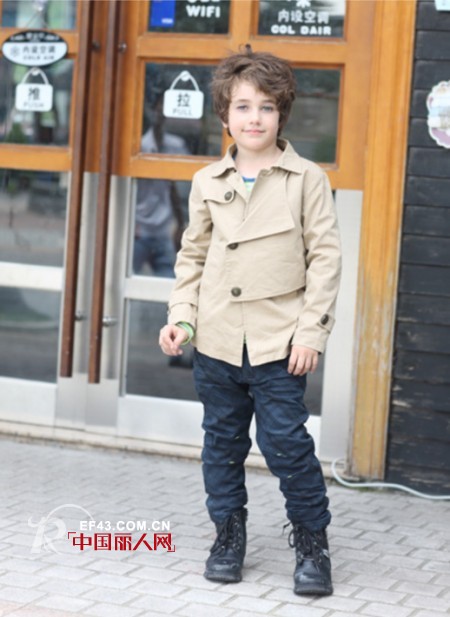 红色童装外套搭配 秋季外套如何搭配