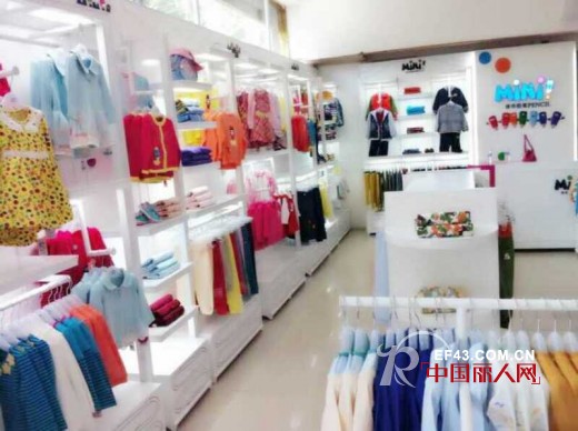 热烈祝贺云南迷你铅笔总代张总瑞丽秋德服饰城店开业大吉