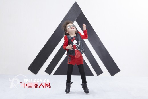 潮流童装搭配 布衣班纳品牌童装给孩子留下不一的童年