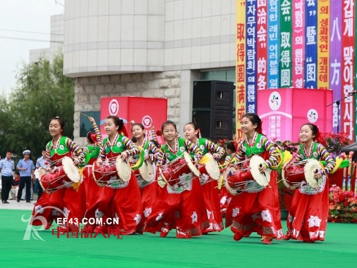 儿童学民族舞有什么好处?  跳民族舞时适合穿什么样的衣服?