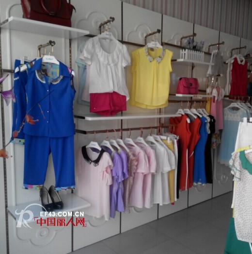 热烈祝贺蓝缇儿女装深圳四店盛大开业