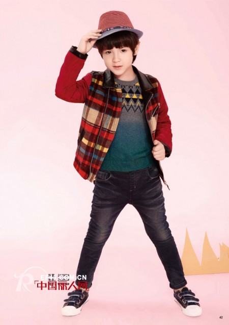 渐变色针织毛衣搭配 毛衣配什么外套