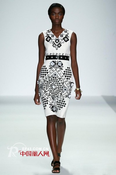 伦敦时装周秀场直击  Holly Fulton 2015春夏系列新品赏析