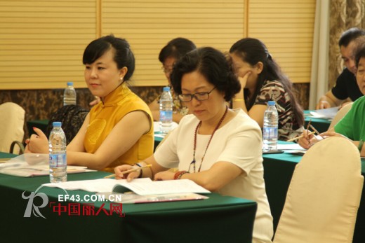 市服装行业协会第四届会员代表大会盛大召开