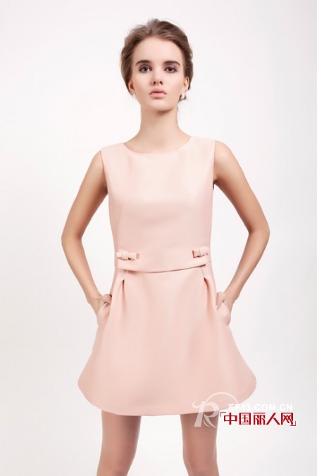 去参加婚礼穿什么好 哪些颜色适合婚礼场合