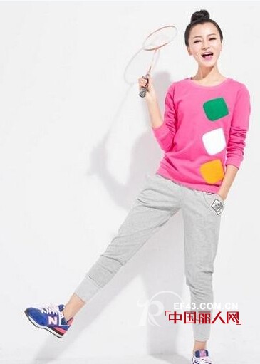 学生党最爱的服装搭配 时尚卫衣搭配穿出乖巧+舒适+率性