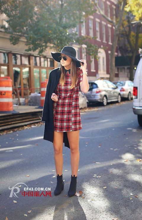 秋季连衣裙款式有哪些?秋季连衣裙怎么搭配