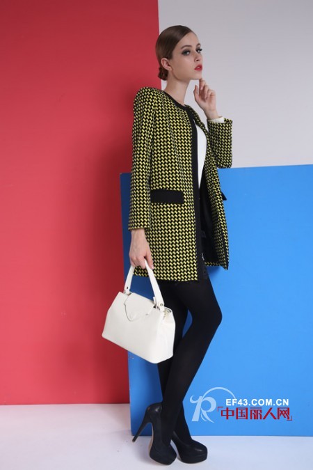 恭贺诗柯芙女装与广东河源龙川客户顺利签约