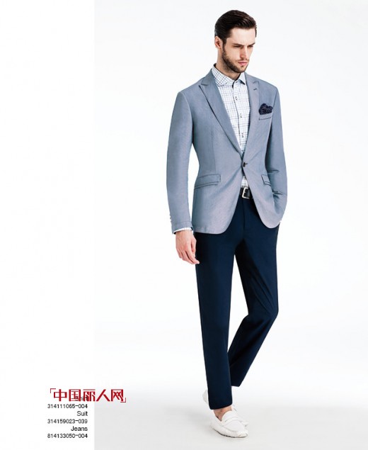 职场新人服装搭配,轻颜色服装搭配留下好印象