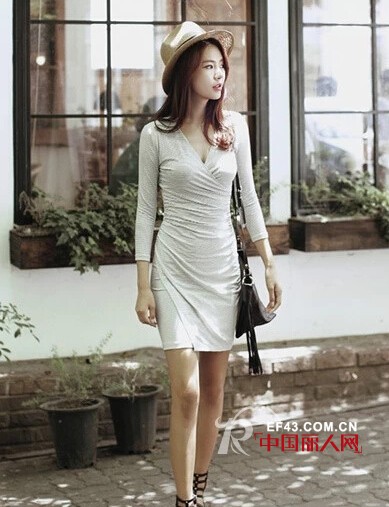 长袖连衣裙怎么搭配 八种穿搭方案