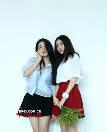 秋季闺蜜装大衣搭配 初秋闺蜜装怎么搭配