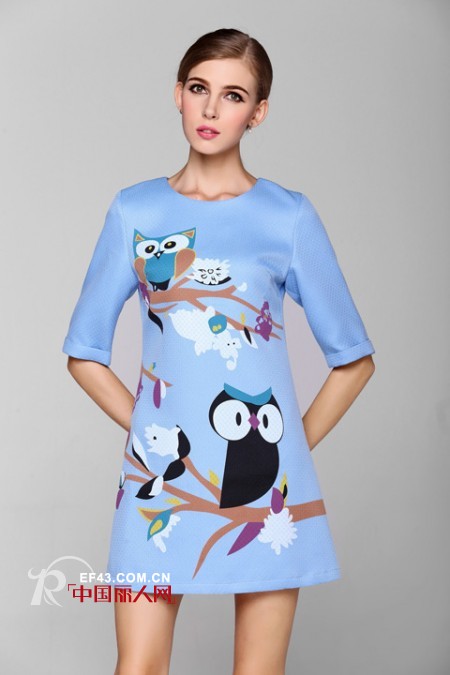 空气层面料连衣裙  立体廓形更具时髦范