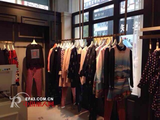 西蔻女装专卖店陈列 恭喜Siego西蔻山东省日照市店铺开业