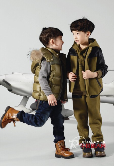 小孩子穿卫衣套装好看吗 卫衣的保暖性好吗