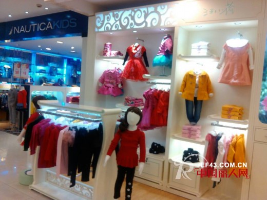 汪小荷专柜陈列 上海宝大祥南京路店汪小荷专柜开业