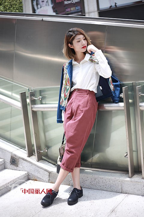 高街穿搭刷亮存在感　时尚博主玩味换季时髦