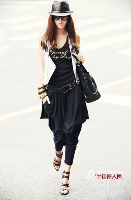 穿上阿珍妮女装,我们去海边吧