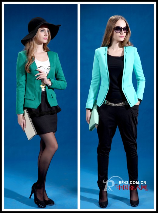 魅力初秋OL小西装混搭,尽享星巴克下午茶时光