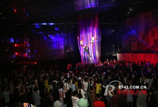 玛诗可MAXIGO 2015春夏发布会跨界上演3D视觉秀