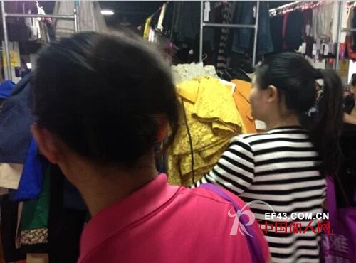 天气骤冷,耶丽雅秋冬服饰进入销售佳期