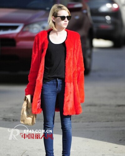 纯色外套吸睛抢镜  秋日就是要走简约范