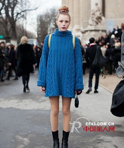 时尚街拍:套头针织衫怎么搭配才显高?  下衣失踪法轻松制胜