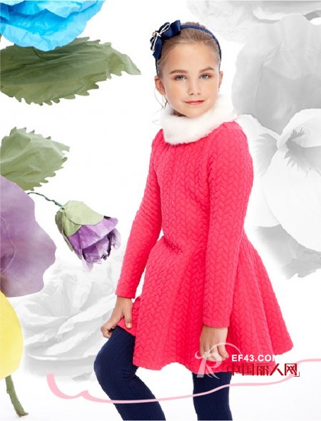 儿童粉色连衣裙配什么颜色 秋季粉色连衣裙配什么颜色打底裤