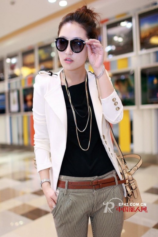 阿珍妮女装 让你穿出百变女郎范