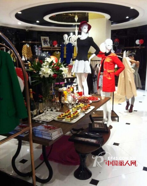 Hopeshow红袖女装贵州店,黄山店盛大开业