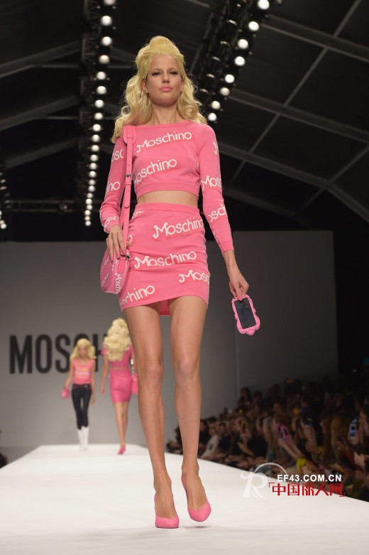 米兰时装周Moschino 2015春夏芭比娃娃来袭