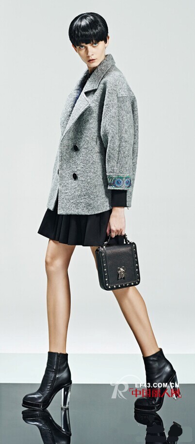 深秋大衣怎么搭配  复古大衣搭配技巧