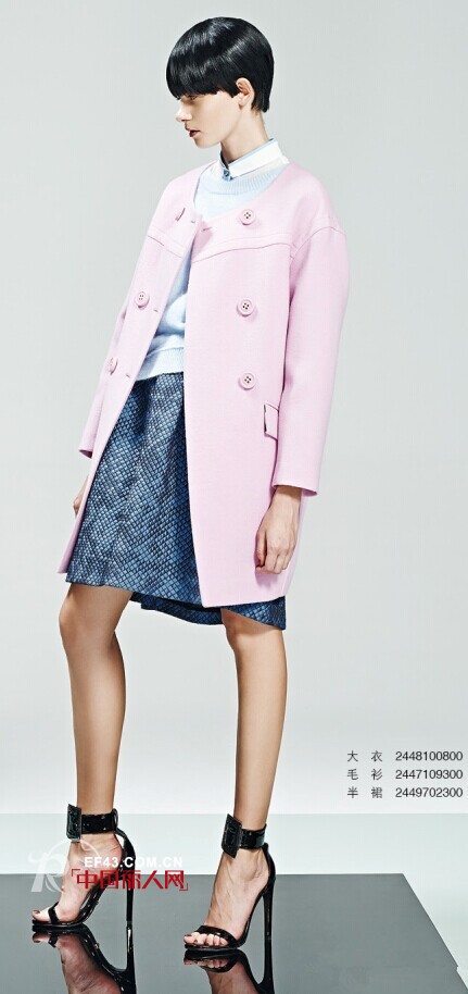 深秋大衣怎么搭配  复古大衣搭配技巧