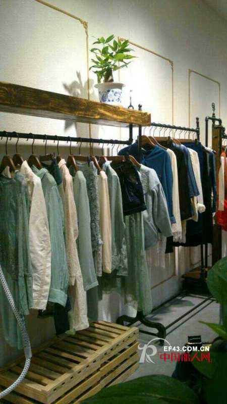 热烈祝贺贵州金阳国贸（木子衣芭）新店璀璨开幕