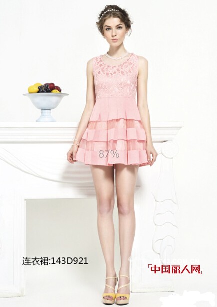 秋季玫粉色衣服怎么搭配