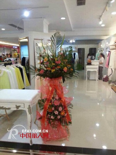 热烈祝贺木帛女装内蒙古集宁100平米新店盛大开业