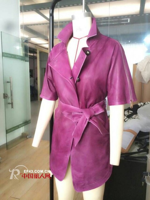 热烈祝贺欧维时装武汉中商店开业在即