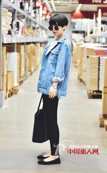 牛仔外套怎么搭配好看?秋季牛仔外套怎么混搭更时尚