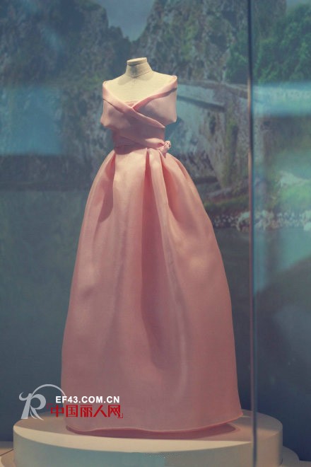 重要场合礼服搭配 盛装出席晚宴服装