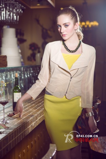 针织包臀裙怎么搭配 包臀裙配什么外套好看