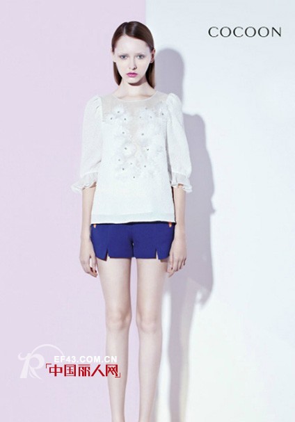 秋季长袖衣服搭配 欧根纱连衣裙修身款