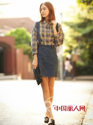 秋日穿上背带裙 回到青春活力的少女时代