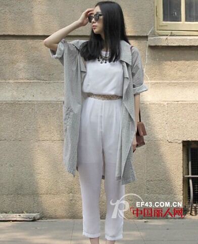 小粗腿怎么办?  街拍潮人教你卷起裤腿来显瘦