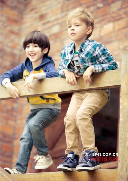 最流行打底衫款式搭配 秋季儿童打底衫