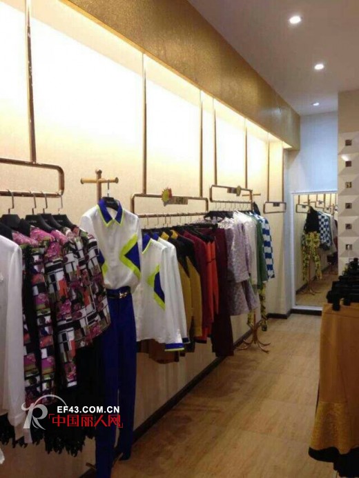 【OuView-欧维】女装喜迎国庆 热烈祝贺五大店华丽开幕