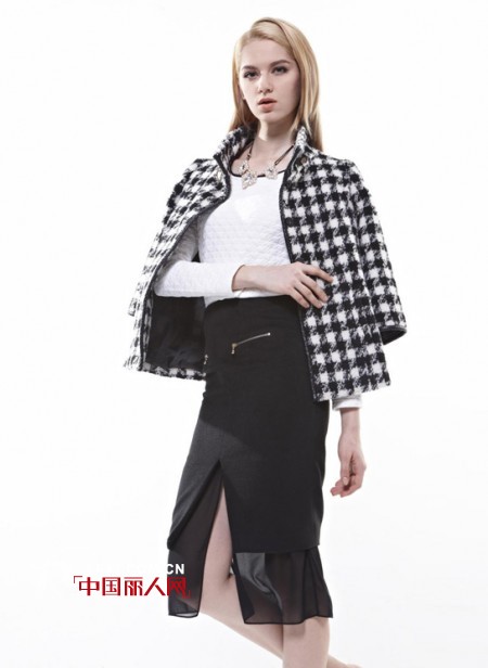 千鸟格外套怎么搭配 今年秋季还流行千鸟格吗