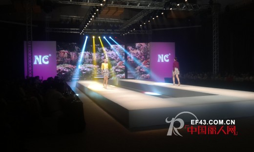 热烈祝贺俪思国际2015春夏新品发布会圆满落下帷幕