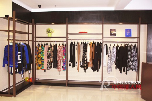 新店BERNIEELEN伯妮斯茵元氏县新店开业