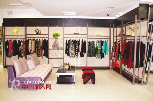 新店BERNIEELEN伯妮斯茵元氏县新店开业